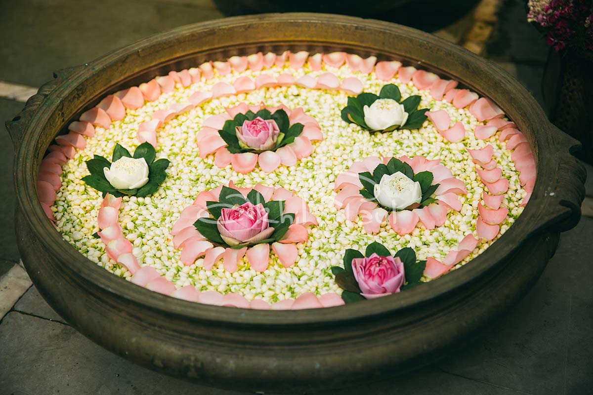 Floating Flowers Decor for Reception