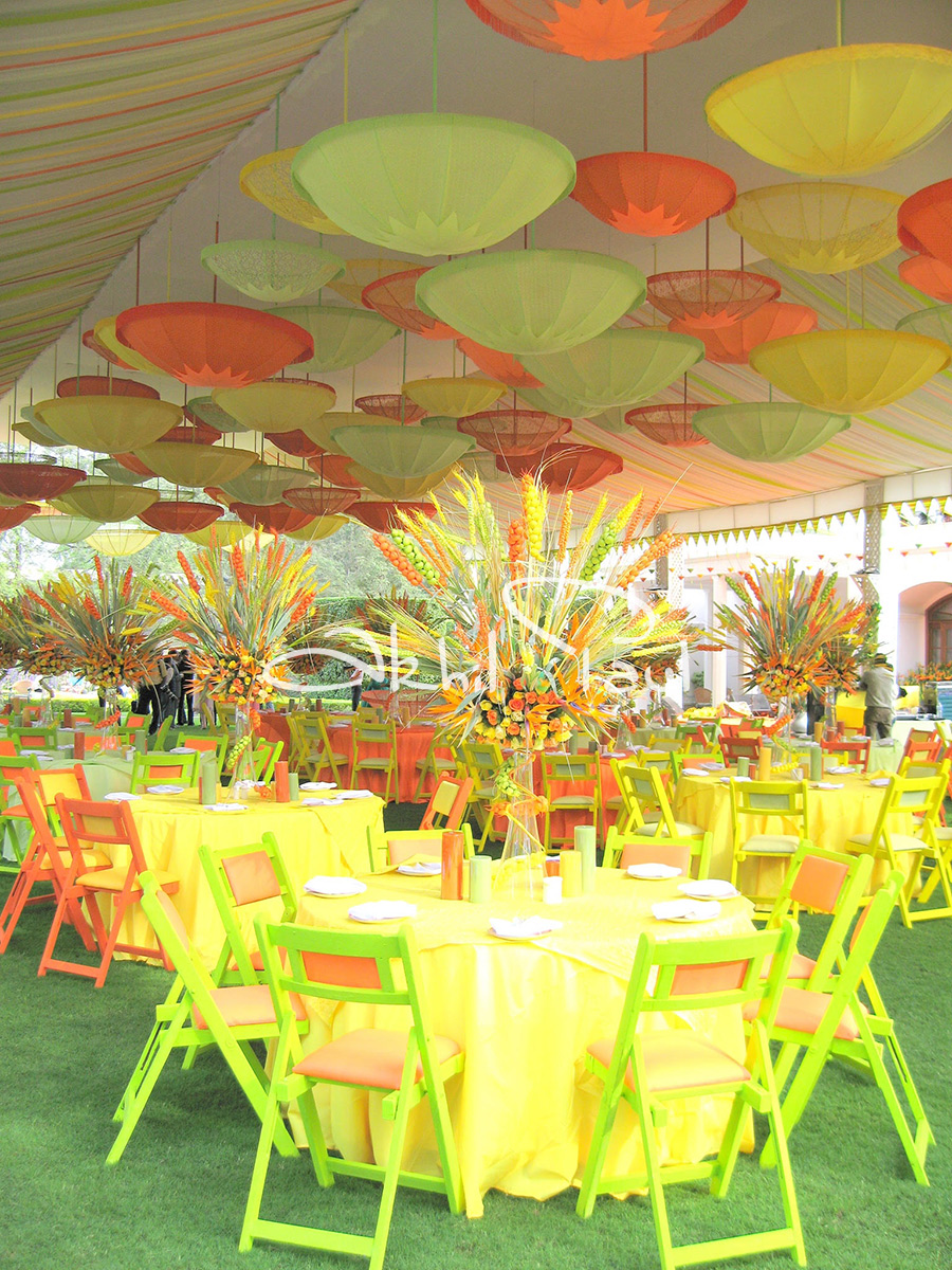 Round table decor with umbrella over the head