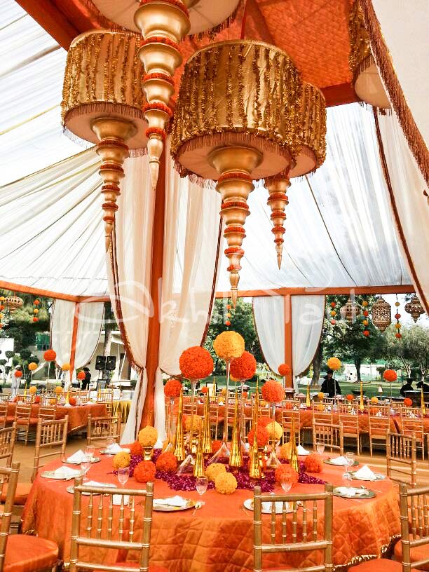 Outdoor Wedding Dinner Table Decor